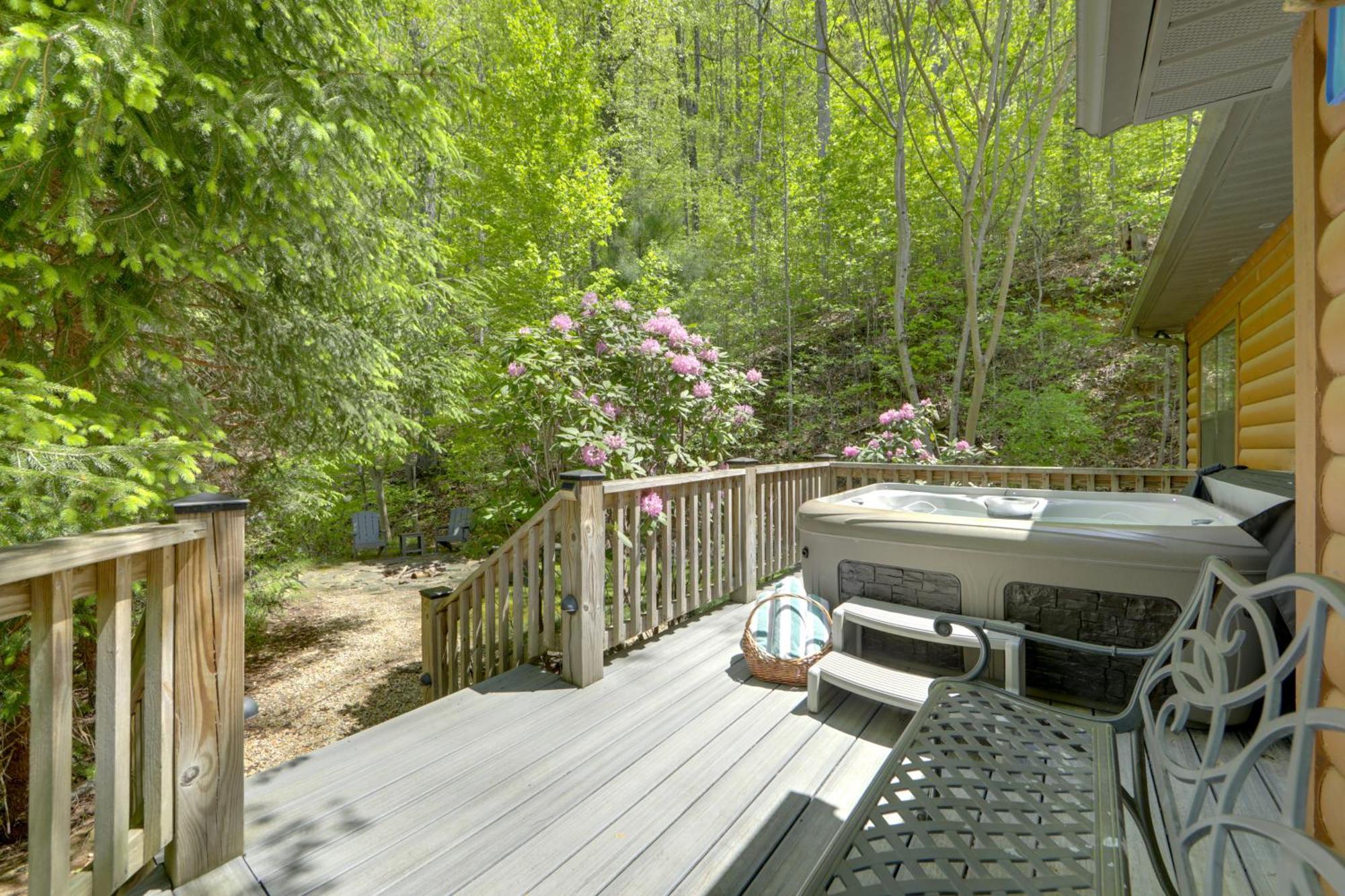 Bryson City Cabin With Hot Tub And Mountain Views! Extérieur photo